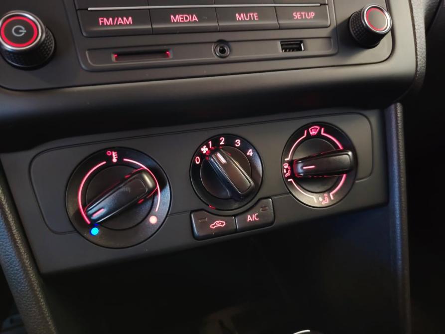 Volkswagen Polo V Рестайлинг Санкт-Петербург  - изображение 14