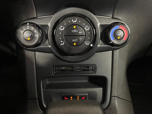 Ford Fiesta Mk6 Рестайлинг с пробегом 2015 года, цена 754 000 рублей, 151232 км, седан, Автокод Объявления