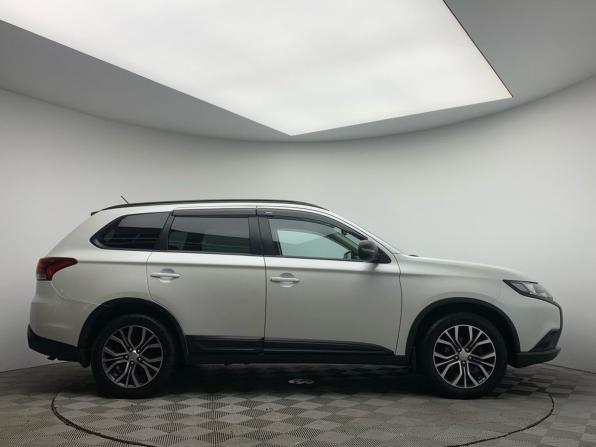 Mitsubishi Outlander III Рестайлинг 2 с пробегом 2016 года, цена 1 649 000 рублей, 117085 км, внедорожник, Автокод Объявления