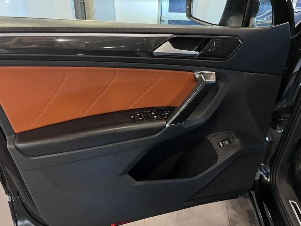 Volkswagen Tiguan II с пробегом 2017 года, цена 2 245 000 рублей, 216621 км, внедорожник, Автокод Объявления