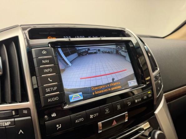 Toyota Land Cruiser 200 Series Рестайлинг 1 с пробегом 2014 года, цена 5 599 000 рублей, 180045 км, внедорожник, Автокод Объявления