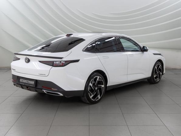 Changan Lamore с пробегом 2024 года, цена 2 098 000 рублей, 24374 км, седан, Автокод Объявления