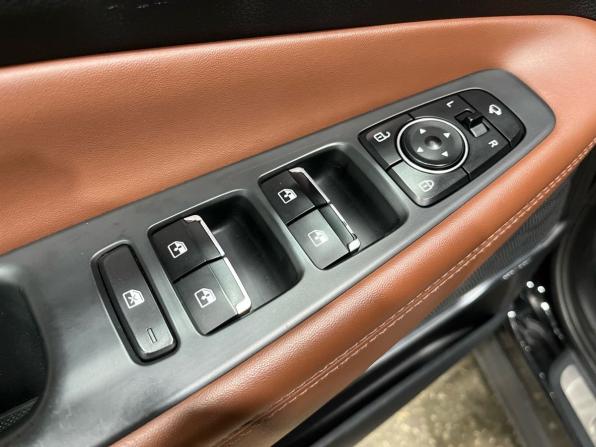 Hyundai Santa Fe IV Рестайлинг с пробегом 2021 года, цена 2 535 000 рублей, 241901 км, внедорожник, Автокод Объявления