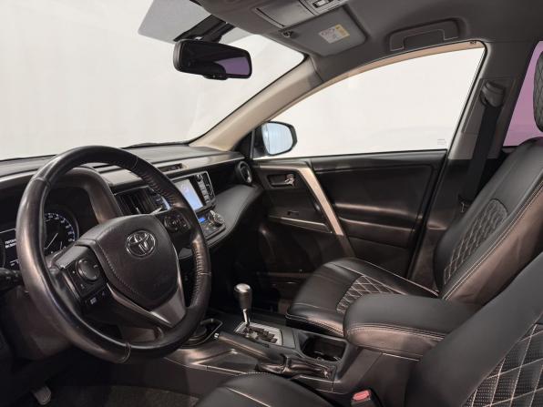 Toyota RAV4 IV (XA40) Рестайлинг с пробегом 2018 года, цена 2 490 000 рублей, 101792 км, внедорожник, Автокод Объявления