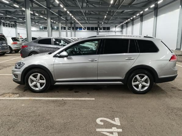 Volkswagen Golf VII с пробегом 2017 года, цена 1 560 000 рублей, 83464 км, универсал, Автокод Объявления