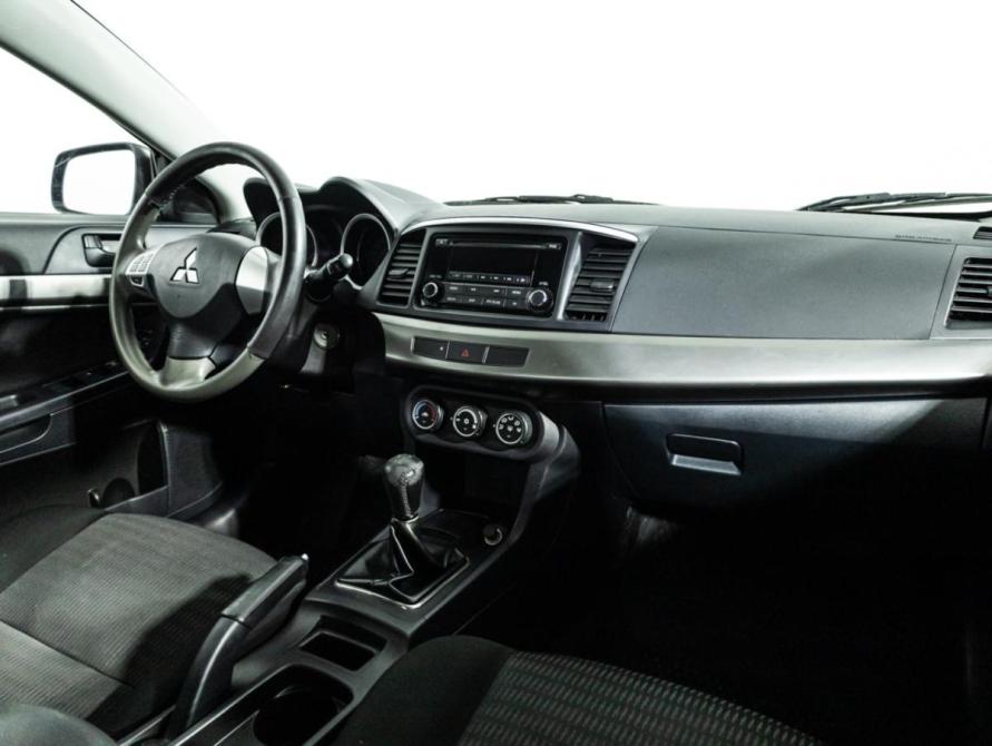 Mitsubishi Lancer X Рестайлинг Санкт-Петербург  - изображение 9