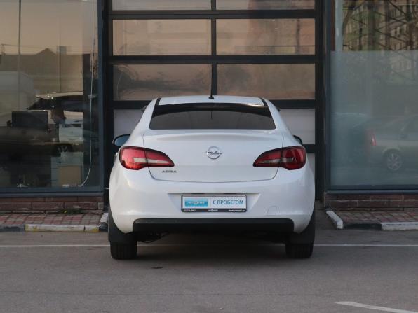 Opel Astra J Рестайлинг с пробегом 2014 года, цена 599 000 рублей, 218000 км, седан, Автокод Объявления