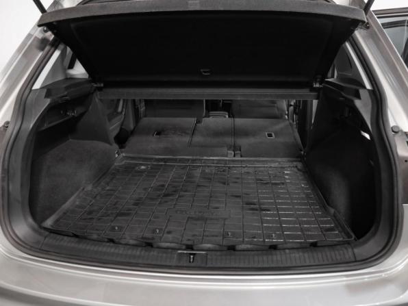 Volkswagen Tiguan II Рестайлинг с пробегом 2020 года, цена 2 399 000 рублей, 124623 км, внедорожник, Автокод Объявления