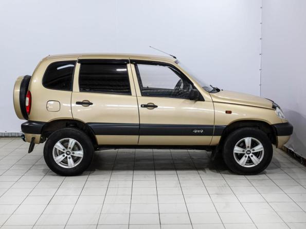 Chevrolet Niva I с пробегом 2004 года, цена 695 000 рублей, 41614 км, внедорожник, Автокод Объявления
