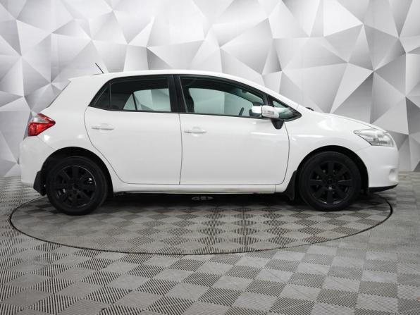 Toyota Auris I Рестайлинг с пробегом 2012 года, цена 845 000 рублей, 247943 км, хэтчбек, Автокод Объявления
