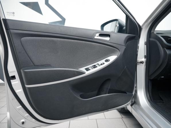 Hyundai Solaris I с пробегом 2012 года, цена 849 900 рублей, 157599 км, хэтчбек, Автокод Объявления