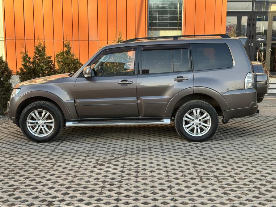 Mitsubishi Pajero IV Рестайлинг 1 Москва  - изображение 5