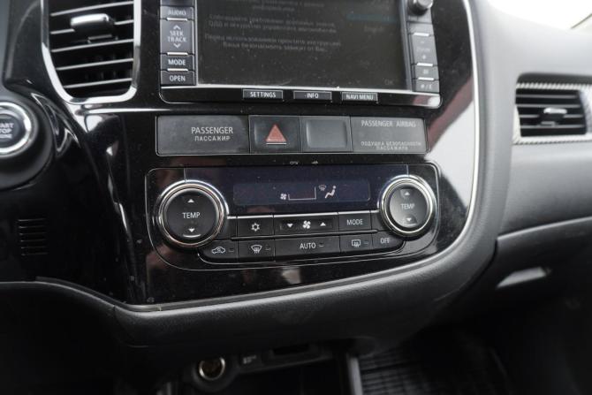 Mitsubishi Outlander III с пробегом 2012 года, цена 1 570 000 рублей, 158992 км, внедорожник, Автокод Объявления