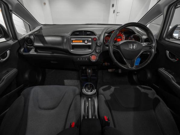 Honda Fit II с пробегом 2013 года, цена 940 000 рублей, 95392 км, хэтчбек, Автокод Объявления