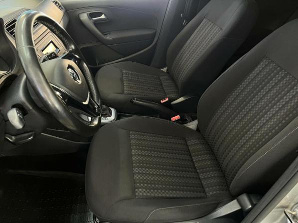 Volkswagen Polo V Рестайлинг с пробегом 2017 года, цена 1 114 460 рублей, 129100 км, седан, Автокод Объявления
