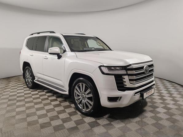 Toyota Land Cruiser 300 Series с пробегом 2022 года, цена 9 999 000 рублей, 45930 км, внедорожник, Автокод Объявления