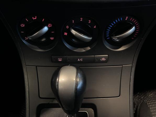 Mazda 3 II (BL) Рестайлинг с пробегом 2012 года, цена 965 000 рублей, 139787 км, хэтчбек, Автокод Объявления