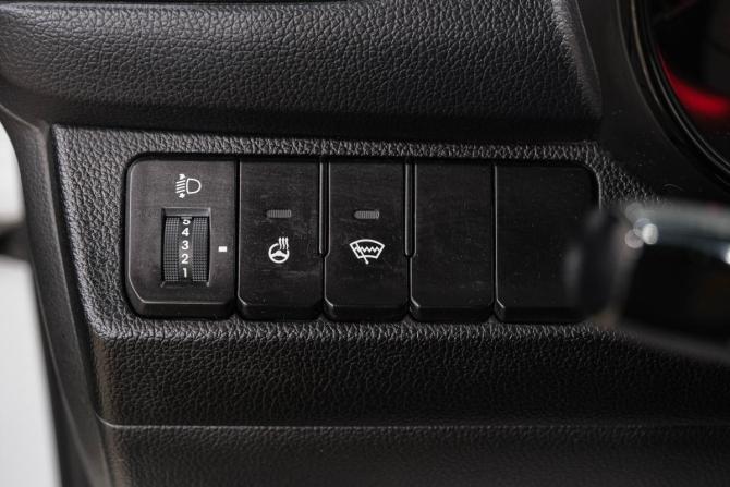 Kia Rio III Рестайлинг с пробегом 2017 года, цена 1 379 000 рублей, 105000 км, хэтчбек, Автокод Объявления