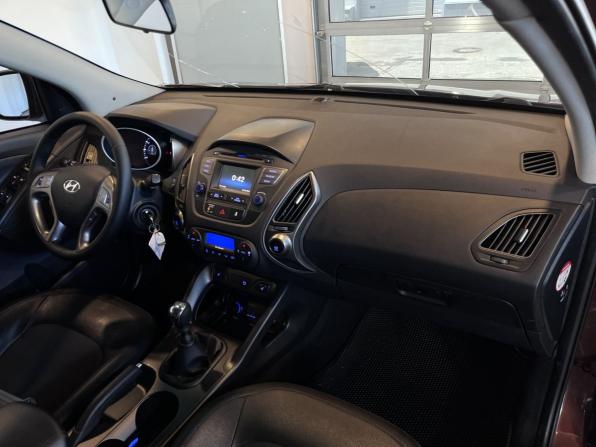 Hyundai ix35 I Рестайлинг с пробегом 2014 года, цена 1 100 000 рублей, 261826 км, внедорожник, Автокод Объявления