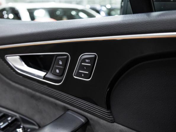 Audi Q7 II (4M) с пробегом 2018 года, цена 4 699 700 рублей, 143453 км, внедорожник, Автокод Объявления
