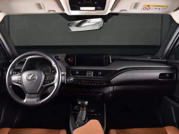 Lexus UX I с пробегом 2019 года, цена 3 599 995 рублей, 93168 км, внедорожник, Автокод Объявления