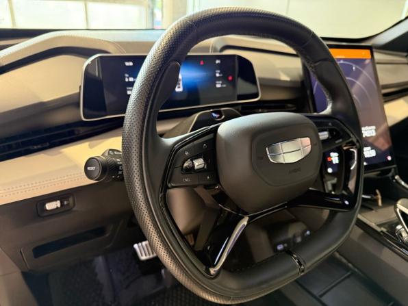 Geely Atlas II с пробегом 2023 года, цена 2 249 000 рублей, 57020 км, внедорожник, Автокод Объявления