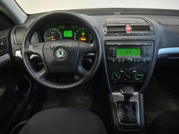 Skoda Octavia II (A5) с пробегом 2008 года, цена 399 000 рублей, 285279 км, лифтбек, Автокод Объявления