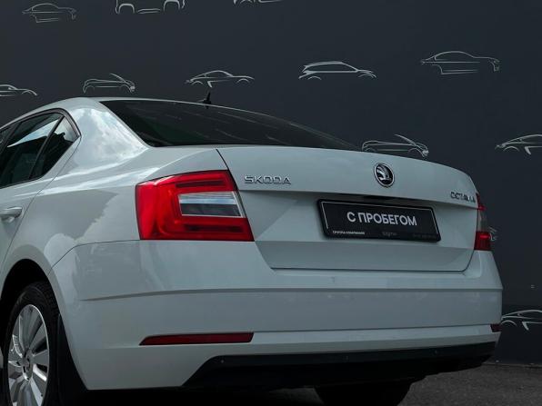 Skoda Octavia III (A7) Рестайлинг с пробегом 2018 года, цена 998 600 рублей, 324119 км, лифтбек, Автокод Объявления