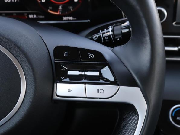 Hyundai Elantra VII (CN7) с пробегом 2022 года, цена 2 190 000 рублей, 38796 км, седан, Автокод Объявления
