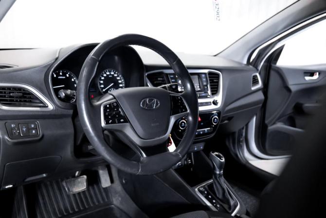 Hyundai Solaris II с пробегом 2018 года, цена 1 290 000 рублей, 162307 км, седан, Автокод Объявления