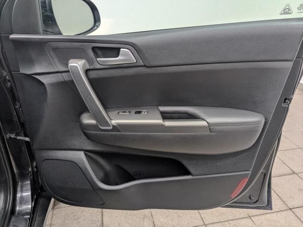 Kia Sportage IV Рестайлинг с пробегом 2022 года, цена 2 615 000 рублей, 97077 км, внедорожник, Автокод Объявления