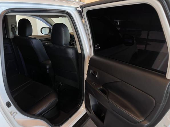 Mitsubishi Outlander III Рестайлинг 2 с пробегом 2015 года, цена 2 210 000 рублей, 82729 км, внедорожник, Автокод Объявления