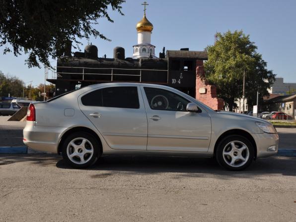 Skoda Octavia II (A5) Рестайлинг с пробегом 2011 года, цена 940 000 рублей, 168000 км, лифтбек, Автокод Объявления