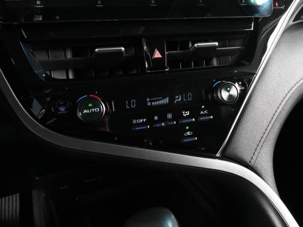 Toyota Camry VIII (XV70) Рестайлинг с пробегом 2023 года, цена 3 465 000 рублей, 71731 км, седан, Автокод Объявления