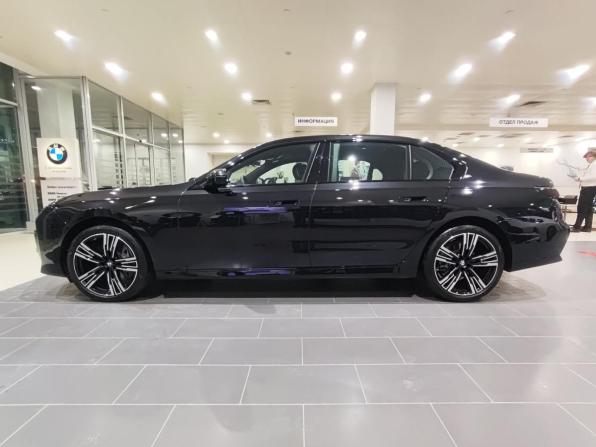 BMW 7 серии VII (G70) с пробегом 2025 года, цена 17 900 000 рублей, 20 км, седан, Автокод Объявления