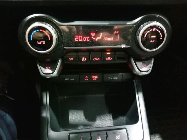 Kia Rio IV с пробегом 2018 года, цена 1 389 000 рублей, 46501 км, седан, Автокод Объявления