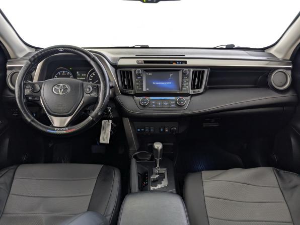 Toyota RAV4 IV (XA40) Рестайлинг с пробегом 2017 года, цена 2 325 000 рублей, 141570 км, внедорожник, Автокод Объявления