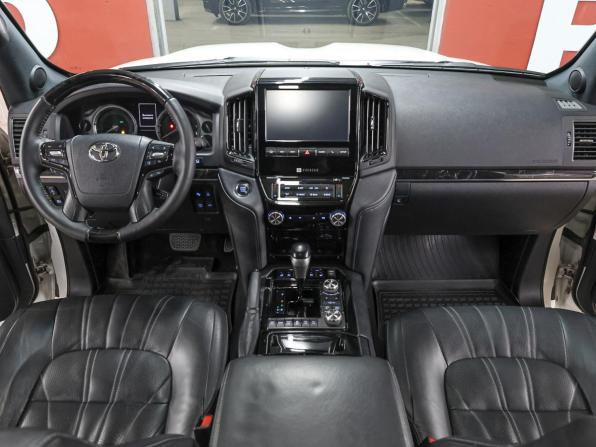 Toyota Land Cruiser 200 Series Рестайлинг 2 с пробегом 2018 года, цена 5 498 000 рублей, 181226 км, внедорожник, Автокод Объявления
