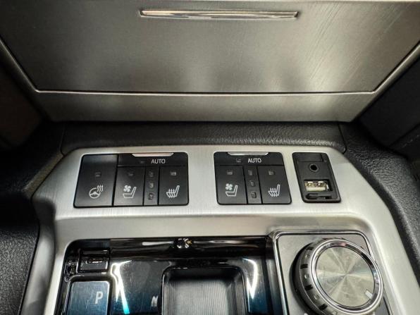 Toyota Land Cruiser 200 Series Рестайлинг 2 с пробегом 2019 года, цена 7 999 000 рублей, 150000 км, внедорожник, Автокод Объявления