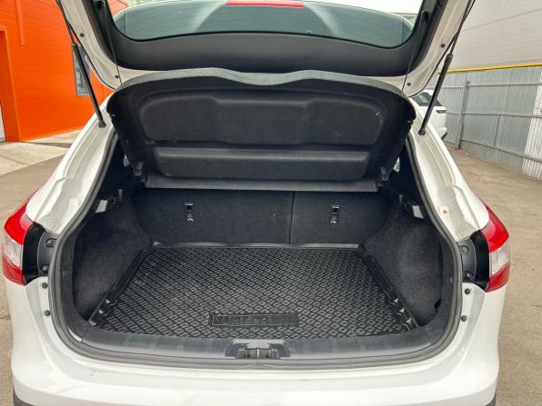 Nissan Qashqai II с пробегом 2015 года, цена 1 389 900 рублей, 142000 км, внедорожник, Автокод Объявления