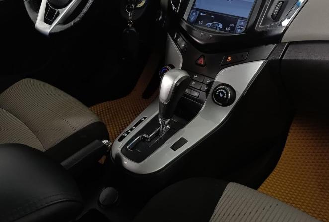 Chevrolet Cruze I Рестайлинг с пробегом 2014 года, цена 660 000 рублей, 233267 км, хэтчбек, Автокод Объявления