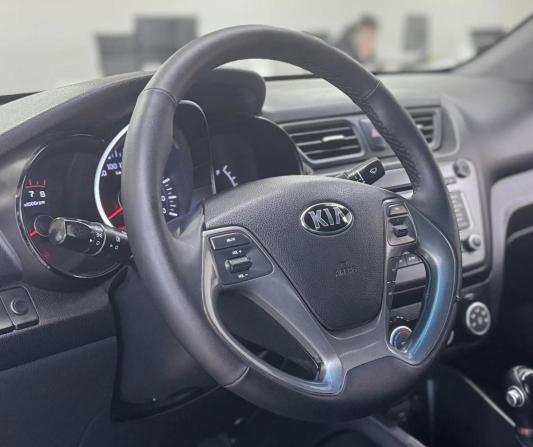 Kia Rio III Рестайлинг с пробегом 2016 года, цена 1 039 000 рублей, 171010 км, седан, Автокод Объявления