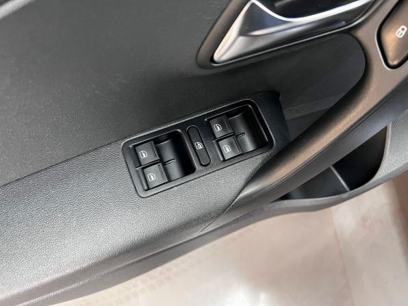 Volkswagen Polo V Рестайлинг с пробегом 2017 года, цена 1 315 000 рублей, 79866 км, седан, Автокод Объявления