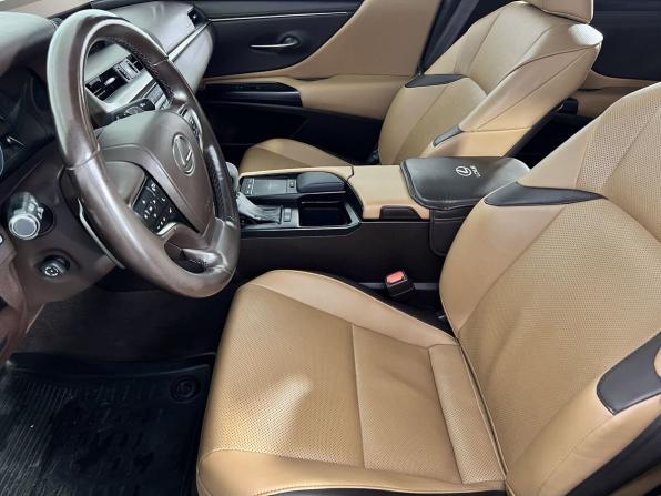 Lexus ES VII с пробегом 2020 года, цена 4 150 000 рублей, 79804 км, седан, Автокод Объявления