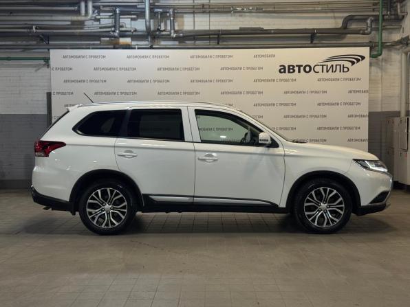 Mitsubishi Outlander III Рестайлинг 2 с пробегом 2015 года, цена 1 699 000 рублей, 135000 км, внедорожник, Автокод Объявления