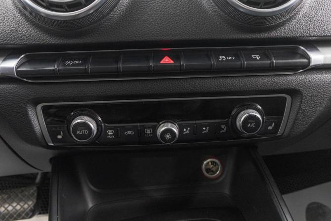 Audi A3 III (8V) с пробегом 2014 года, цена 1 299 000 рублей, 195000 км, седан, Автокод Объявления