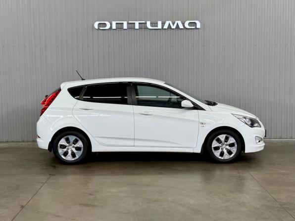 Hyundai Solaris I Рестайлинг с пробегом 2016 года, цена 997 000 рублей, 153000 км, хэтчбек, Автокод Объявления