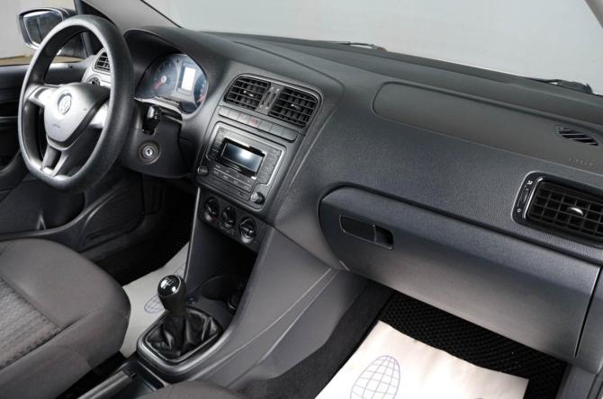 Volkswagen Polo V Рестайлинг с пробегом 2018 года, цена 1 049 000 рублей, 223000 км, седан, Автокод Объявления