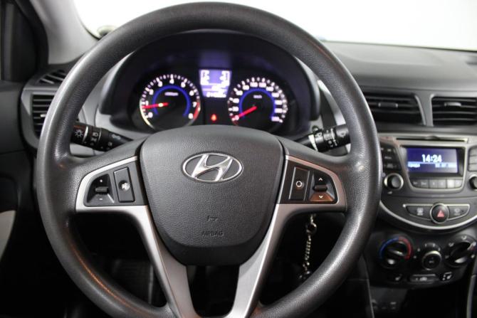 Hyundai Solaris I Рестайлинг с пробегом 2015 года, цена 799 000 рублей, 212000 км, седан, Автокод Объявления
