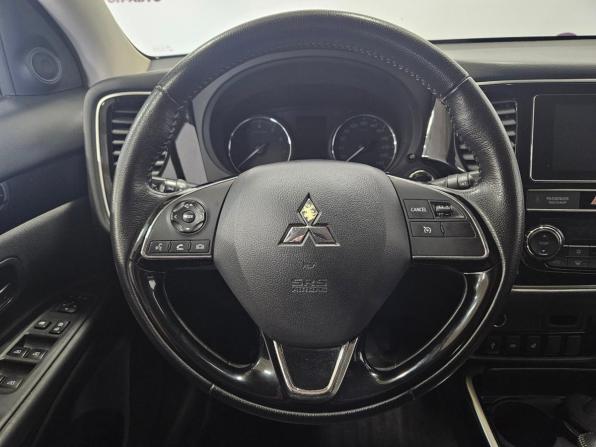 Mitsubishi Outlander III Рестайлинг 2 с пробегом 2018 года, цена 1 833 000 рублей, 89565 км, внедорожник, Автокод Объявления